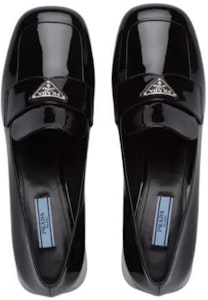 (W) Prada Sepatu Loafers Kulit Patent 'Hitam' 1D763M_069_F0002_F_045 Purchase (W) Prada Sepatu Loafers Kulit Patent 'Hitam' 1D763M_069_F0002_F_045