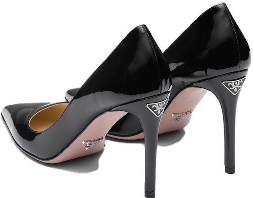 PRADA 光澤漆皮 尖頭時尚 細跟高跟鞋 9.5cm 女士款 黑色 Shop PRADA 光澤漆皮 尖頭時尚 細跟高跟鞋 9.5cm 女士款 黑色
