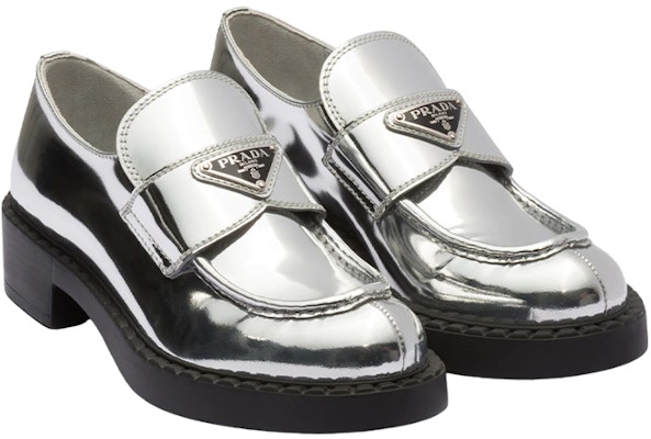 (W) Prada Kasut Loafers Kulit Perak Metalik 50mm 1D246M_3AU1_F0118_F_B050 Order (W) Prada Kasut Loafers Kulit Perak Metalik 50mm 1D246M_3AU1_F0118_F_B050