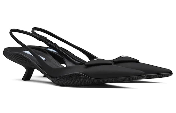 Lookbook (W) Prada Puntige Hoge Hakken ''Zwart'' 1I565M_W08_F0002_F_A045