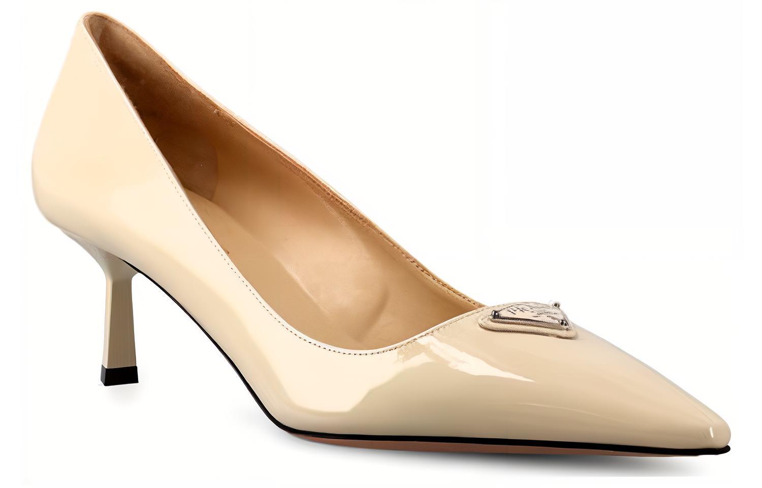Lookbook (W) Escarpins Prada Cuir Verni Bout Pointu Talon Bas ''Ivoire'' 1I154N_069_F0304
