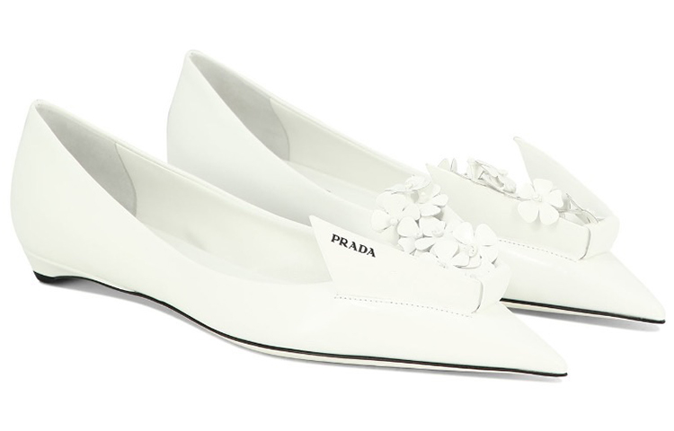 Lookbook (W) 프라다 화이트 캐주얼 슬립온 (뾰족) 1F291N_055_F0009_F_A015