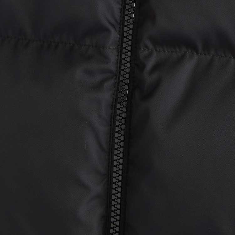 Sizing (Women) PRADA Re-Nylon FW23  Black Quilted Logo Puffer Vest. 29Z130-1YXI-F0002-S-232