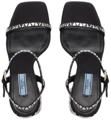 PRADA 普拉達 仿水晶裝飾緞面時尚涼拖 女款 水晶色 Lookbook PRADA 普拉達 仿水晶裝飾緞面時尚涼拖 女款 水晶色