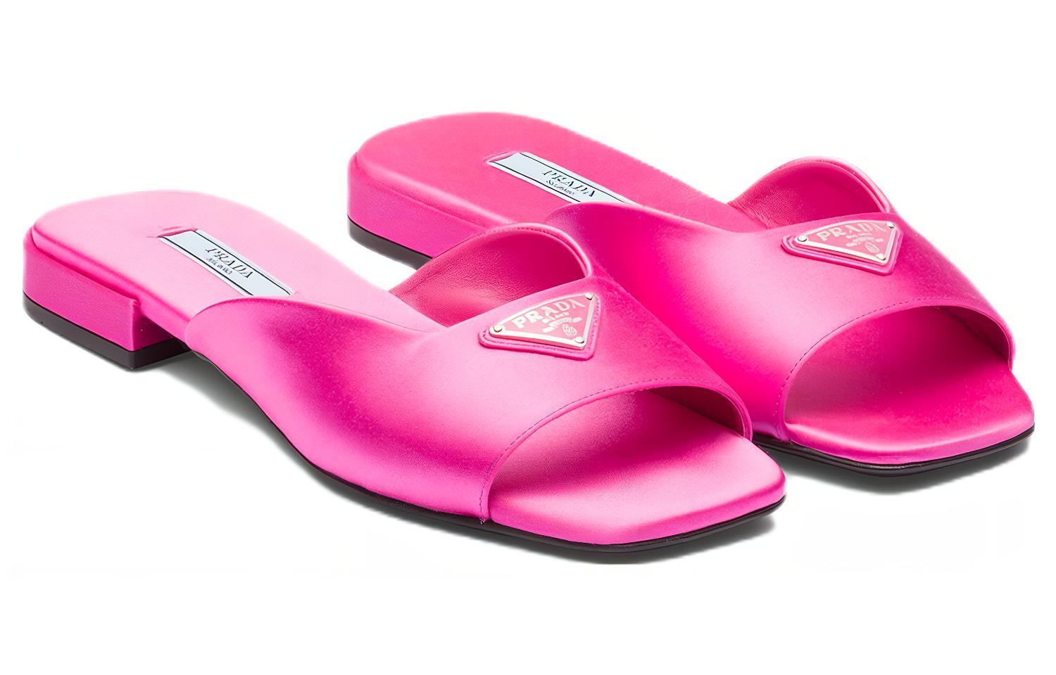 Lookbook (W) Sandali Piatto Prada Satin ''Logo Triangolo Smaltato Rosa'' 1XX643_049_F0638_F_010