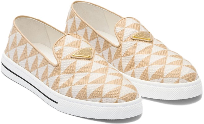 (W) Prada Slip-On 'Kain Bersulam - Krem Putih' 1S942M_3LK6_F0J0A_F_025 Order (W) Prada Slip-On 'Kain Bersulam - Krem Putih' 1S942M_3LK6_F0J0A_F_025
