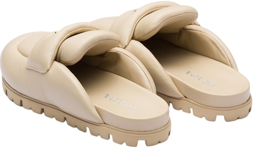 (W) Prada Zuecos Acolchados 20mm Beige Desierto Cuero Nappa 1S084N_2DL8_F0F24_F_020 Shop (W) Prada Zuecos Acolchados 20mm Beige Desierto Cuero Nappa 1S084N_2DL8_F0F24_F_020