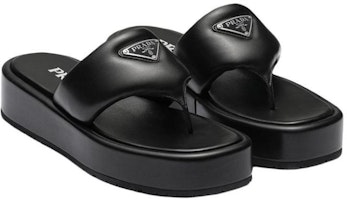 (W) Sandal Wedges Prada Hitam Kulit Nappa 35mm Lembut Padded Thong 1YZ043_2DL8_F0002_F_035 Shop (W) Sandal Wedges Prada Hitam Kulit Nappa 35mm Lembut Padded Thong 1YZ043_2DL8_F0002_F_035