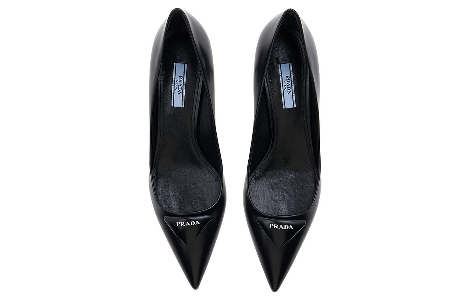 Shop PRADA普拉達 皮革 尖頭套足 簡約 細跟 高跟鞋 女款 黑色