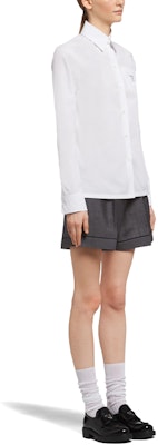 (Women) PRADA SS21 White Long-Sleeve Loose Fit Logo Pocket Sunscreen Shirt. P408FN-1ZJQ-F0009-S-211 Purchase (Women) PRADA SS21 White Long-Sleeve Loose Fit Logo Pocket Sunscreen Shirt. P408FN-1ZJQ-F0009-S-211