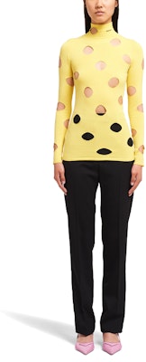 (W) 普拉达 SS21 黄色高领长袖镂空针织毛衣 P26401-1YRO-F065Y-S-211 Lookbook (W) 普拉达 SS21 黄色高领长袖镂空针织毛衣 P26401-1YRO-F065Y-S-211