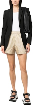 (W) 普拉达 SS22 三角标高腰卡其色短裤. 22C757-1WQ8-F0F24 Lookbook (W) 普拉达 SS22 三角标高腰卡其色短裤. 22C757-1WQ8-F0F24