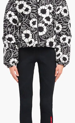 (W) 普拉达SS22花卉Logo印花羽绒冬季黑色连帽外套. 29M698-10UU-F0967-S-212 Details for (W) 普拉达SS22花卉Logo印花羽绒冬季黑色连帽外套. 29M698-10UU-F0967-S-212