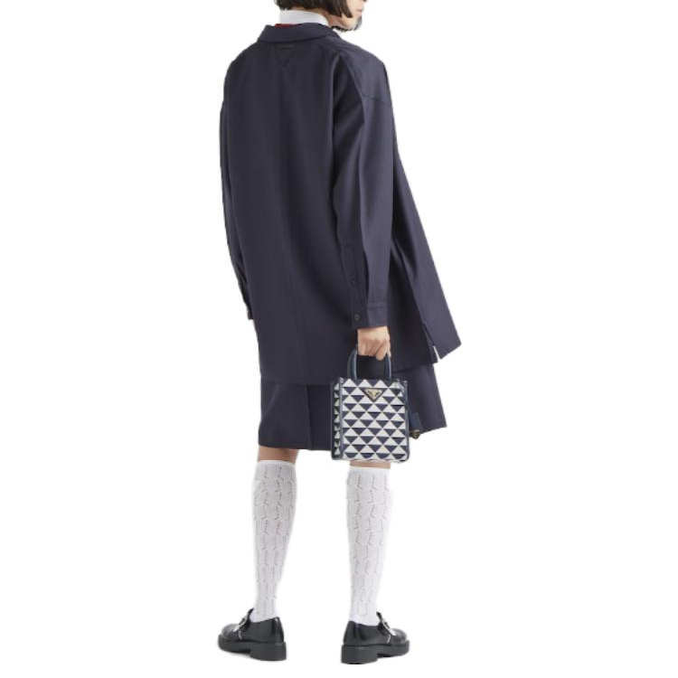 Shop (W) プラダ SS23 ブルー 長袖 サンスクリーン シャツ 胸ポケット ジッパー付き P498F-108W-F0008-S-221