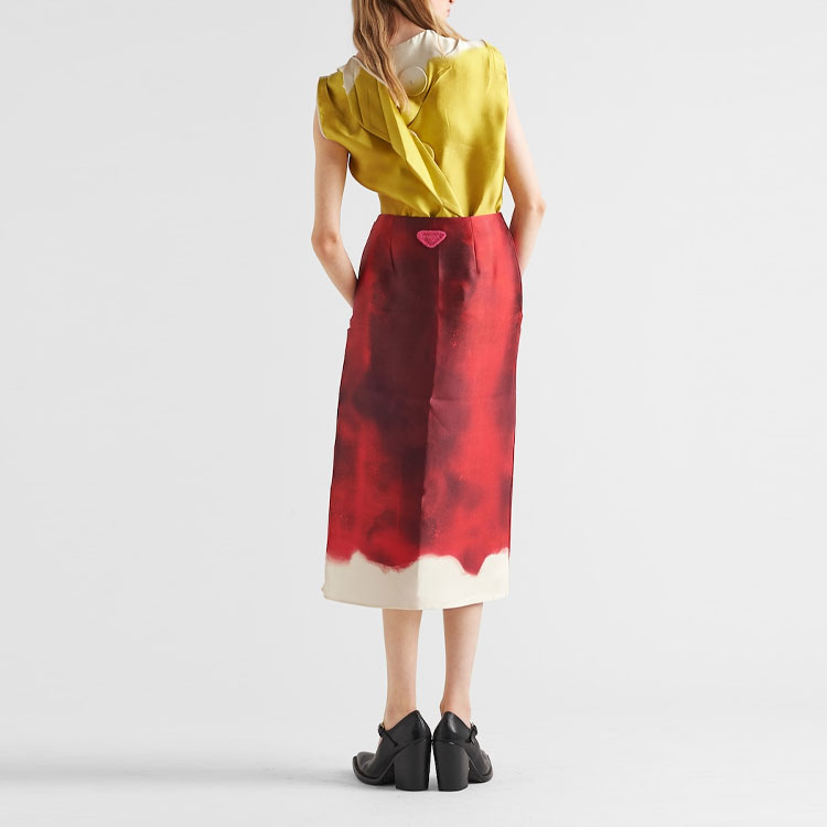 Lookbook (W) PRADA SS23 Lime Green Baju Tanpa Lengan Colorblock Anti Matahari. P933L-125C-F0322-S-231