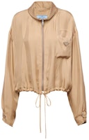 (Women) PRADA SS24 Casual Long-Sleeve Jacket with Logo Zipper in Khaki. P538OQ-14PE-F0065-S-OOO (Women) PRADA SS24 Casual Long-Sleeve Jacket with Logo Zipper in Khaki. P538OQ-14PE-F0065-S-OOO