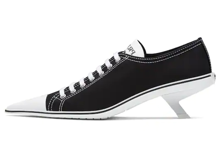 (W) Prada Synthesis 'Black Fashion Minimalist'