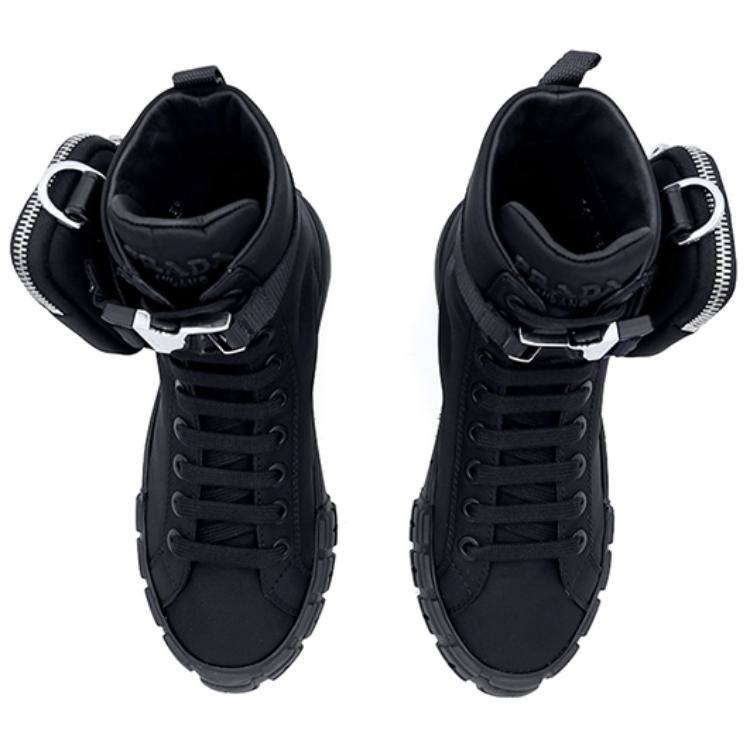 Shop （女性）Prada Wheel 再生尼龍高筒運動鞋 '黑色' 1T551M-3LFV-F0002