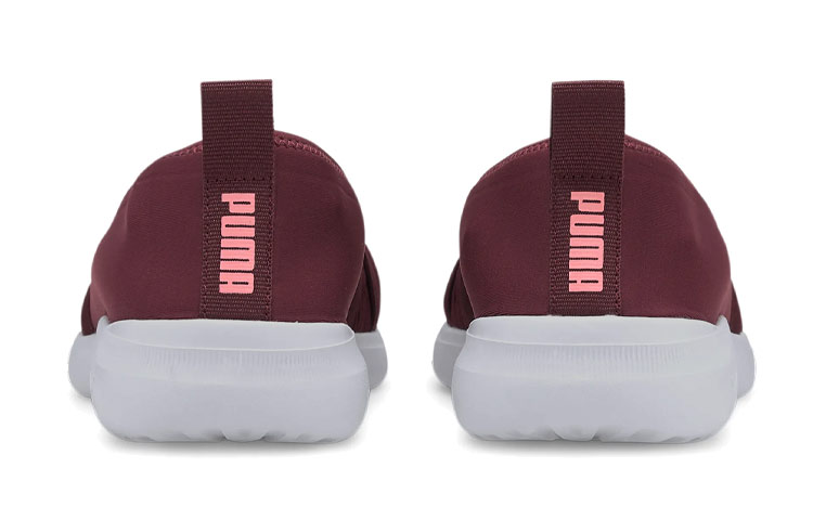 Shop Puma Adelina 單腳踏休閒跑步鞋 女款 酒紅