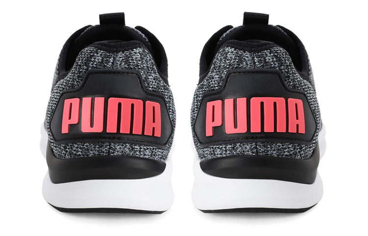Shop Puma Ballast 防滑低幫跑步鞋 女款 灰黑粉