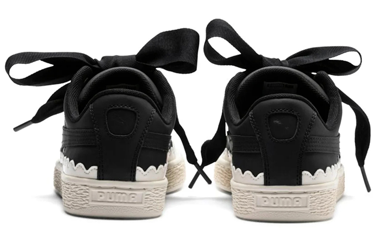 Shop （女性）Puma Basket Heart Scallop '黑色' 366979-03