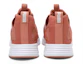 Shop PUMA Contempt Demi 低筒 跑步鞋 女式 粉色