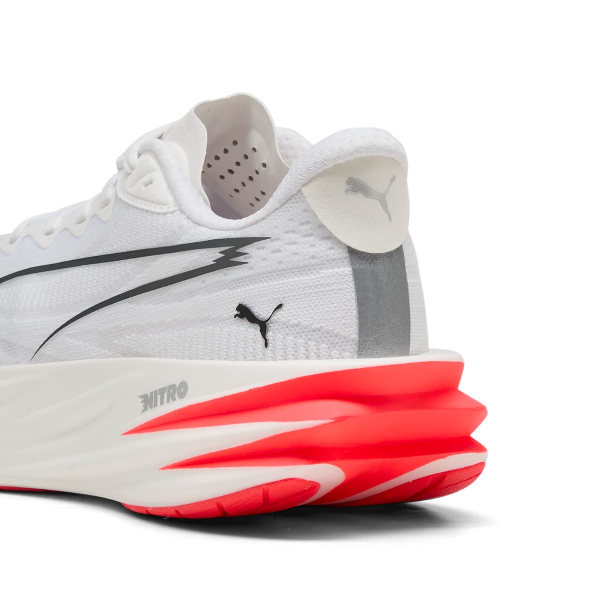 Lookbook (W) Puma Deviate Pure Nitro ''Putih Merah'' 313905-05