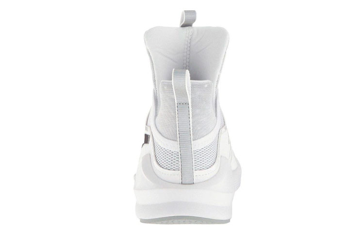 Shop PUMA Fierce Core 耐磨防滑 低幫 跑步鞋 女款 白黑