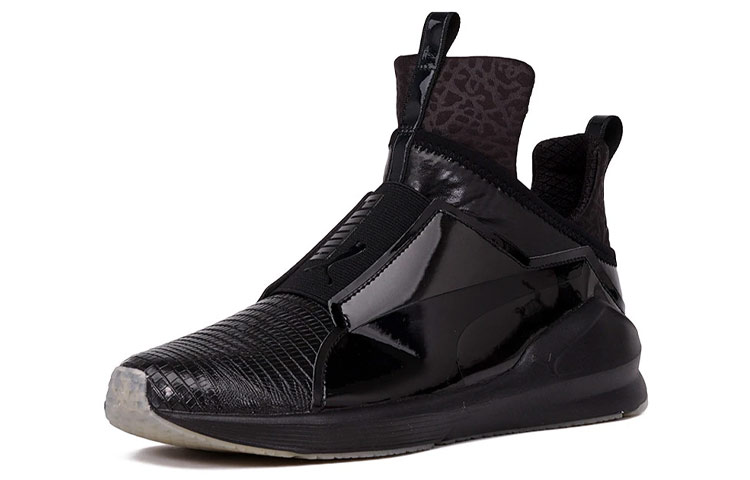 Lookbook (W) 푸마 피어스 메탈릭 블랙 (Puma Pierce Metallic Black) 189865-03