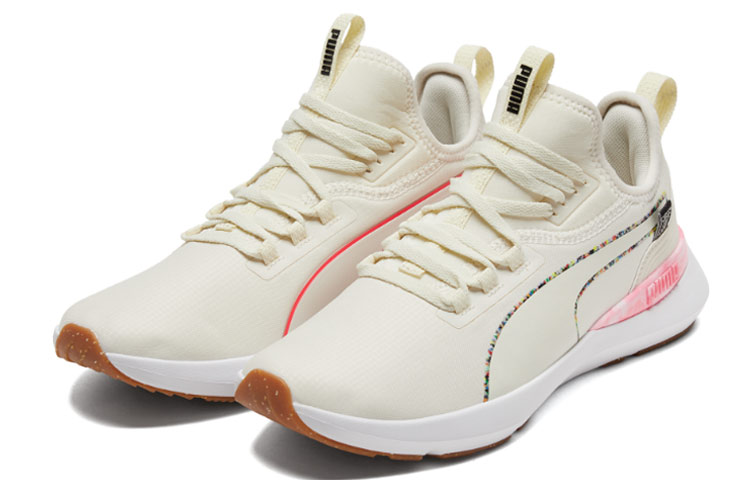 Shop (W) Puma First Mile x Pure XT 'Putih' 195257-01