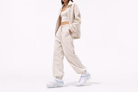 Order (W) 未來7究極閃耀FG/AG 足球鞋 108182-01