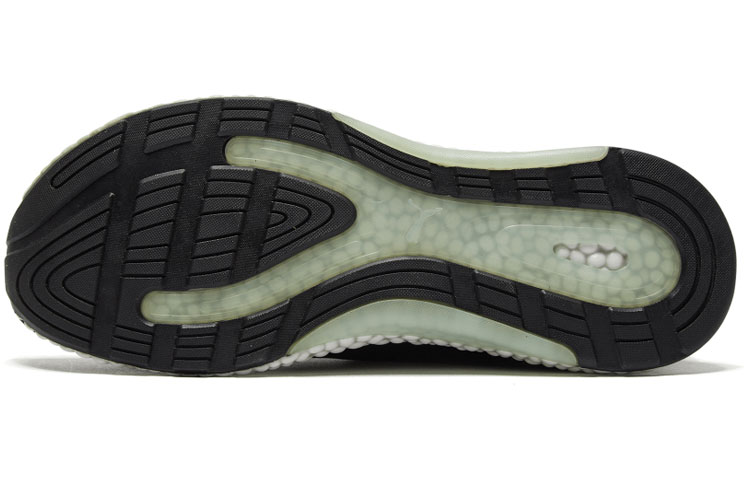 Shop Puma HYBRID Runner 織物低筒休閒跑步鞋 女款 黑白