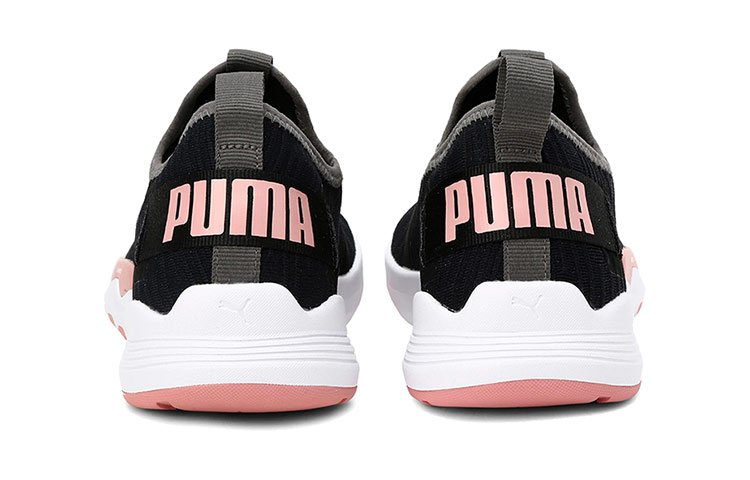 Shop Puma Ignite 競爭者之火 女款 黑粉 低筒運動鞋