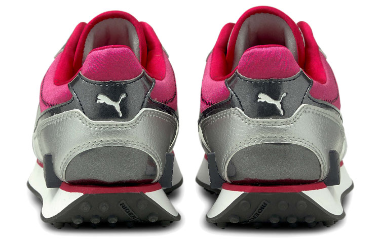 Lookbook (W) Puma Mile Rider ''Galactic Silber'' 375079-01