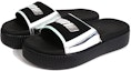 Lookbook (W) Puma Platform Slide TZ Metallic Wanita 'Perak' 369421-02