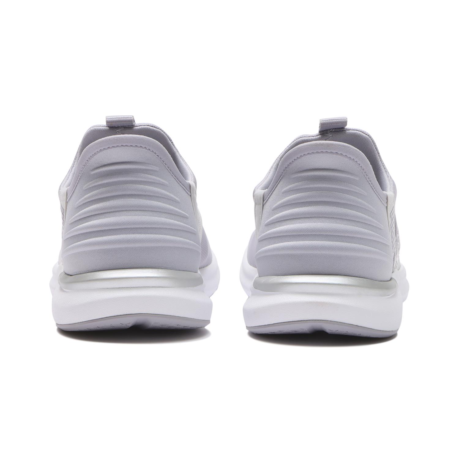 Shop (W) Puma Prowl 3 Ease In TMO *01V Silver Sepatu Olahraga Wanita Silver 314230-01