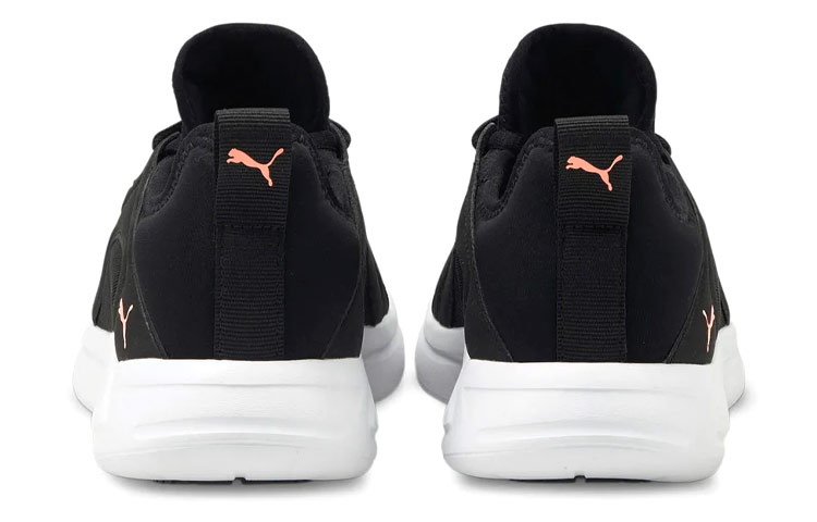 Lookbook (W) Puma Resolve Street ''Schwarz Elektro Peach'' 195075-01