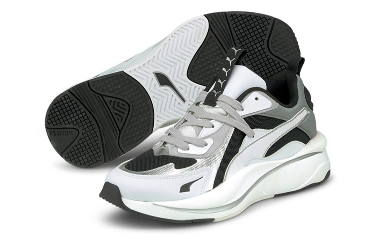 Lookbook (W) プーマ RS-Curve グロー 白/銀 375174-01
