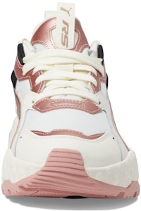 PUMA 防滑耐磨 低筒 跑步鞋 女款 白色 Lookbook PUMA 防滑耐磨 低筒 跑步鞋 女款 白色