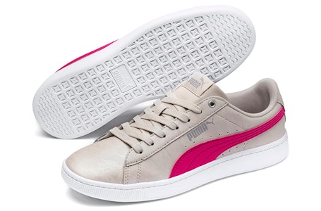 (W) (女性用)プーマ ヴィッキー V2 サマーブラウン/ピンク 369113-01 369113-01 Lookbook (W) (女性用)プーマ ヴィッキー V2 サマーブラウン/ピンク 369113-01 369113-01