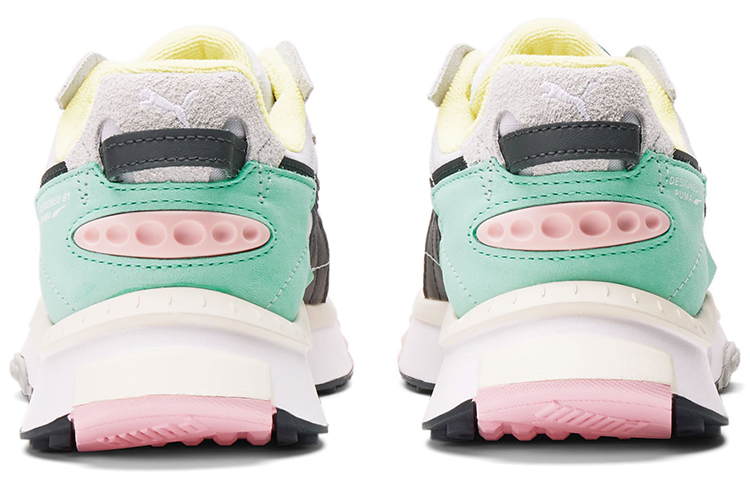 Shop （女性）Puma Wild Rider Layers '白色烏木' 384590-03