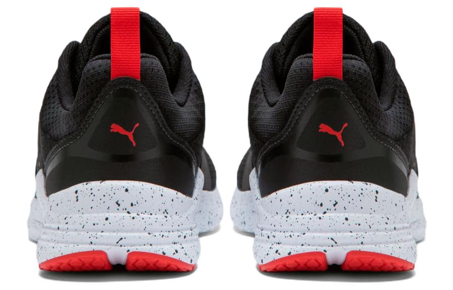 Shop Puma Wired Speckled 低筒運動休閒鞋 女款 黑紅色
