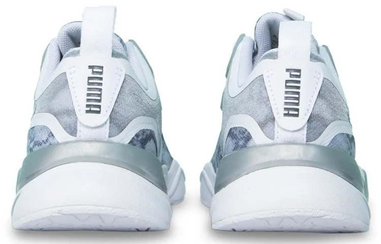 Shop Puma Zone XT Untamed 透氣耐磨防滑 低筒運動訓練鞋 女款 淡藍銀