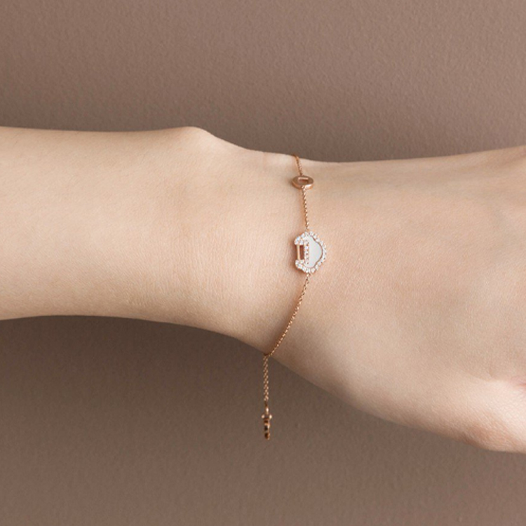 (Women) Qeelin Petite Yu Yi 18K Rose Gold Diamond Mother of Pearl Bracelet for Women. YY-BR0002B-RGDMOP 圖 4