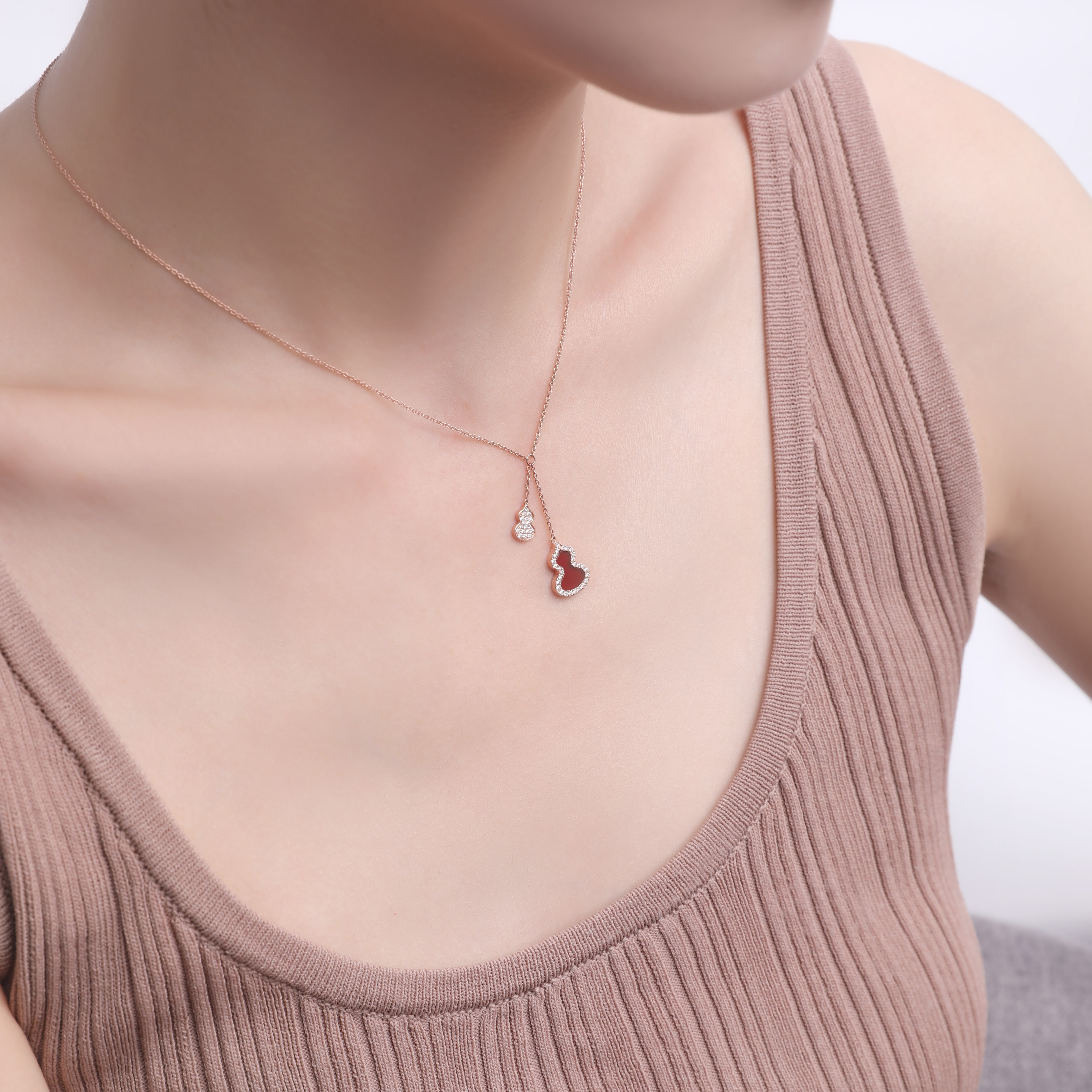 (Women) Qeelin Wulu Petite 18K Rose Gold Diamond & Red Agate Necklace -  Luxury. WU-NL0008B-RGDRA 圖 5