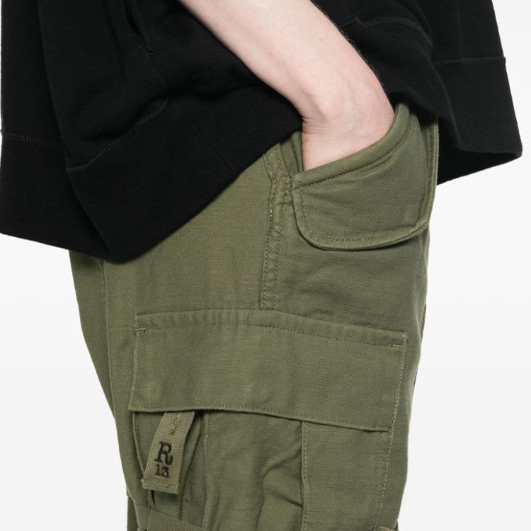 Details for (W) Pantalones Cargo Rectos R13 SS24 Verde Oliva con Múltiples Bolsillos. R13WR320-D091A