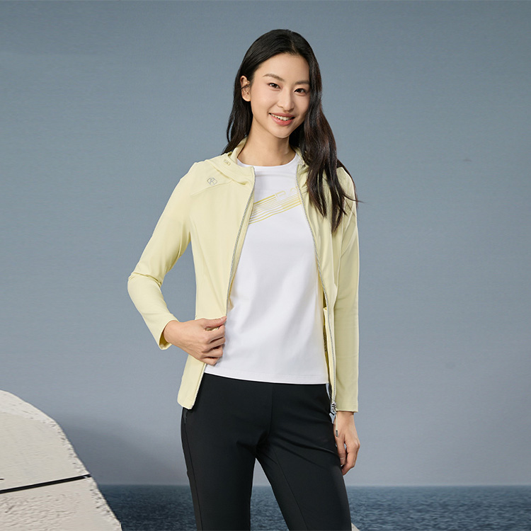 Shop (W) RAPIDO 超薄型 軽量 ロゴ入り ジップアップ スポーツジャケット CP4176G06