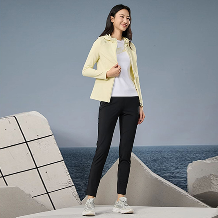 Purchase (W) RAPIDO 超薄型 軽量 ロゴ入り ジップアップ スポーツジャケット CP4176G06