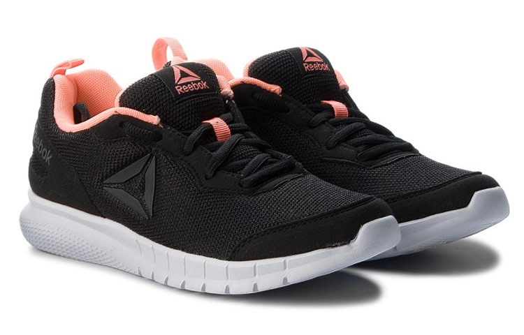 Lookbook (W) Reebok AD Swiftway Run ''Schwarz Weiß Rosa'' CN5708