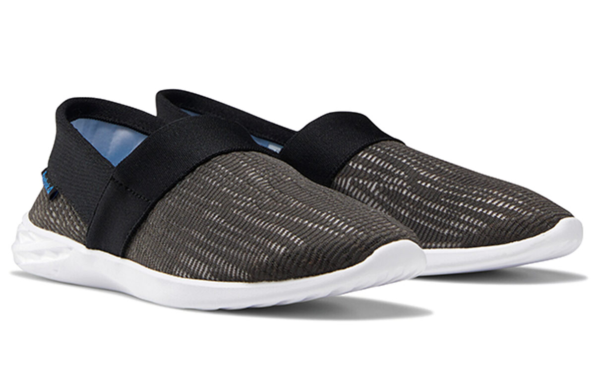 Lookbook (W) Reebok Astroride Sin Cordones 'Negro' DV5877